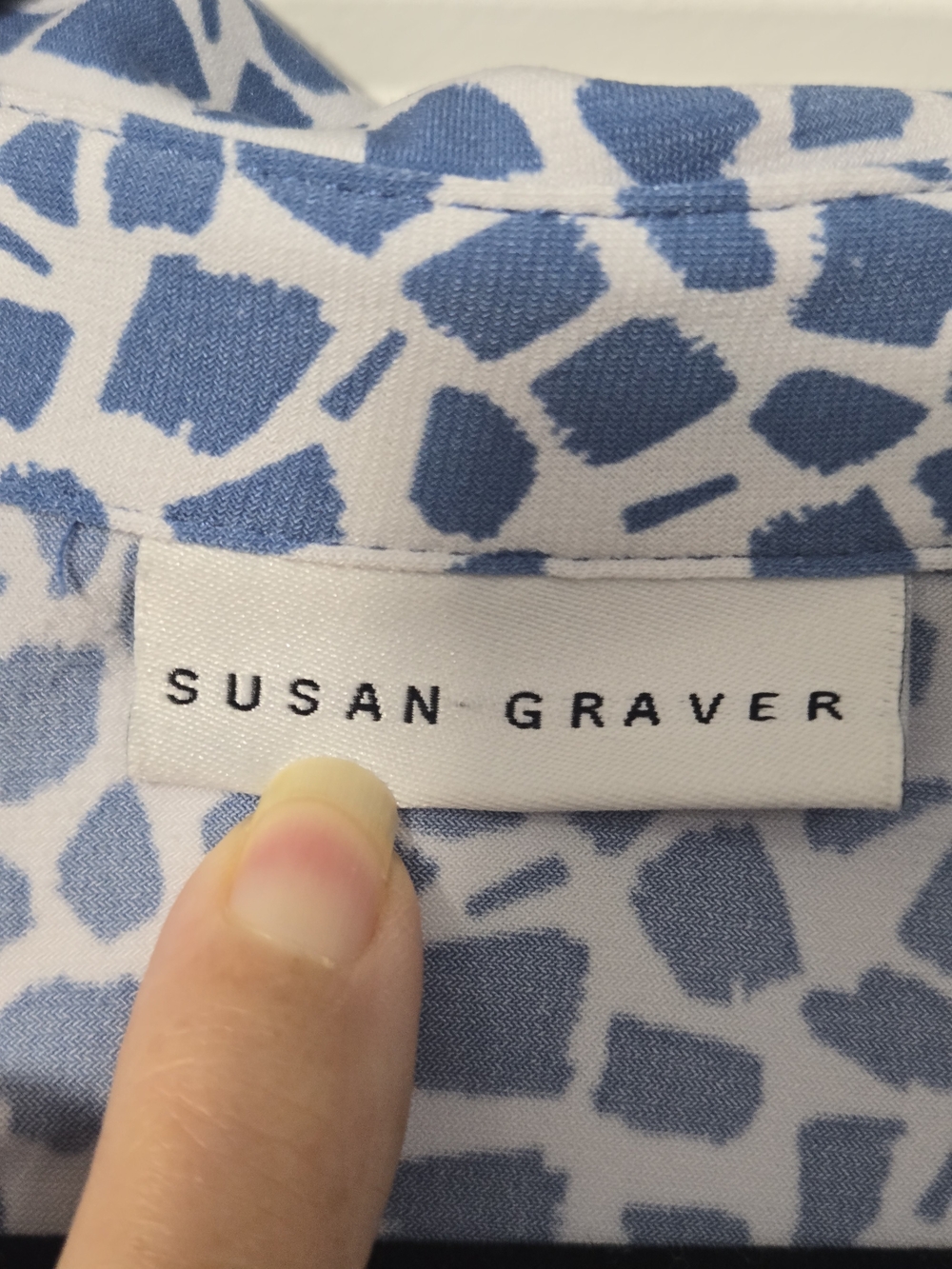 Susan Graver Navy and White Pebble-Print Button Front Shirt Size XL - Picture 3 of 8